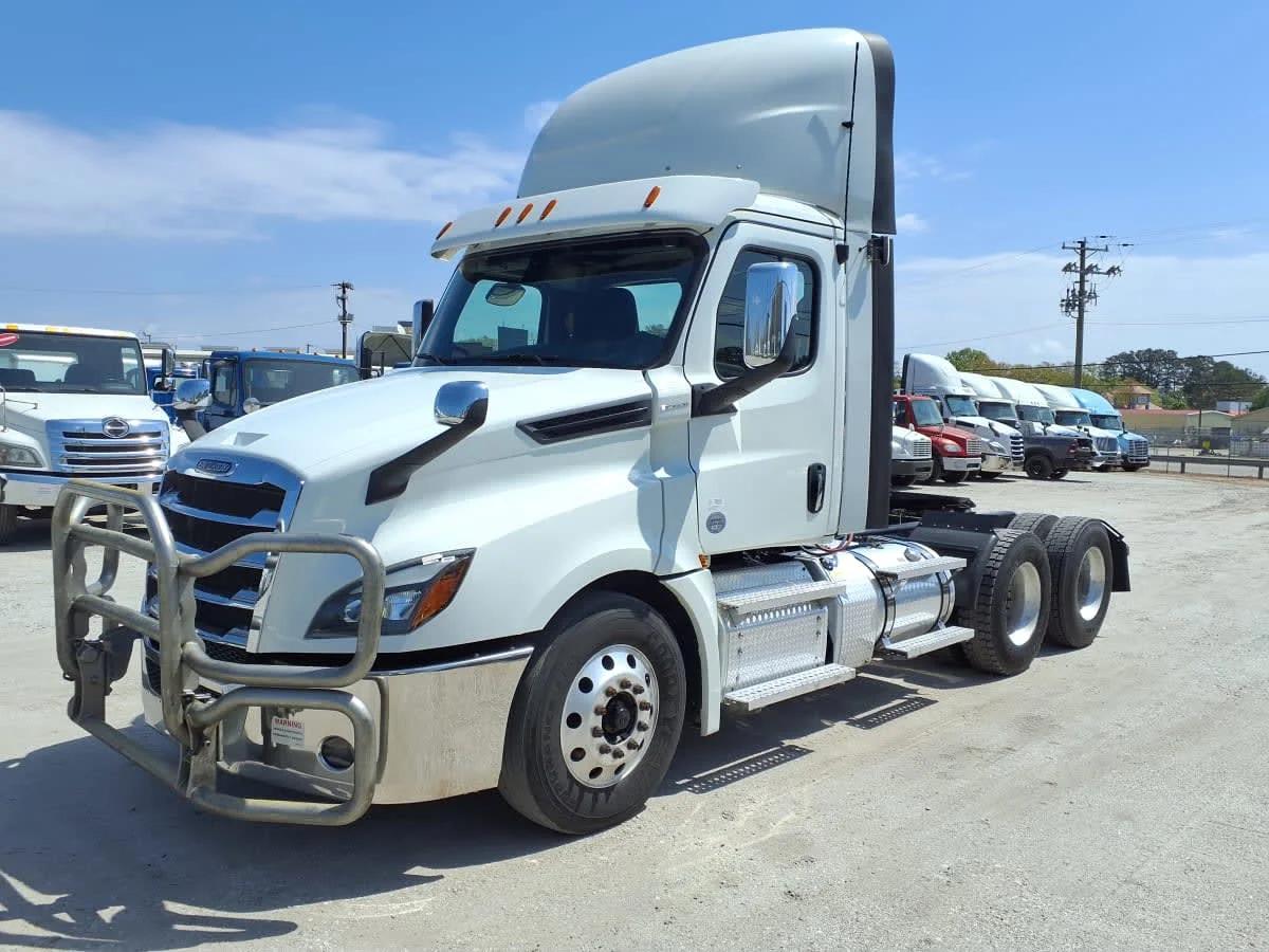2020 Freightliner Cascadia