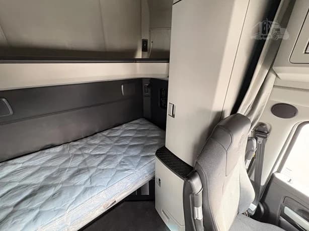 2023 Kenworth T680 in Salt Lake City, UT — photo 13