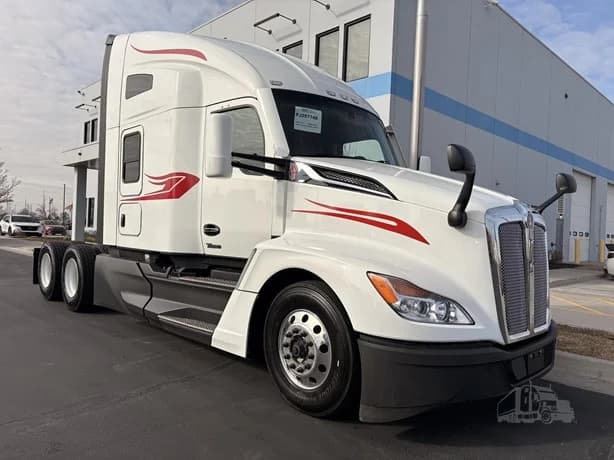 2023 Kenworth T680 in Salt Lake City, UT — photo 3