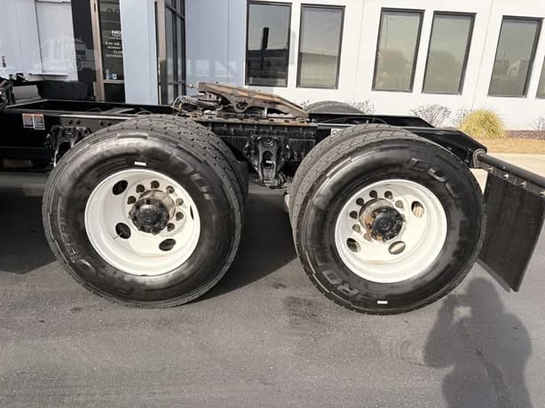 2023 Kenworth T680 in Salt Lake City, UT — photo 9