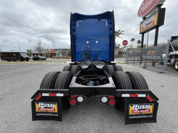 2027 Peterbilt 579 in Orlando, FL — photo 5
