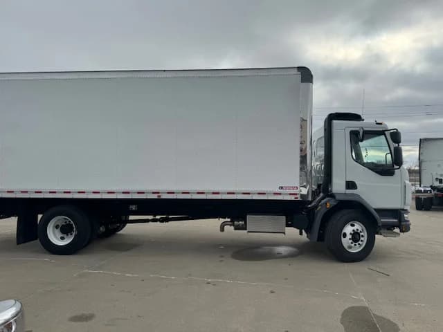 2024 Peterbilt 220EV in GRETNA, NE — photo 9