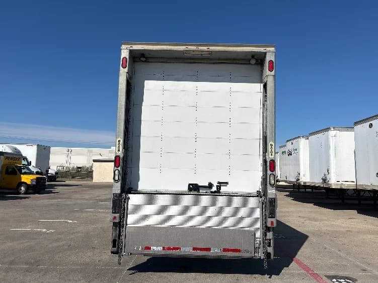 2021 Freightliner M2 106 in Carrollton, TX — photo 7