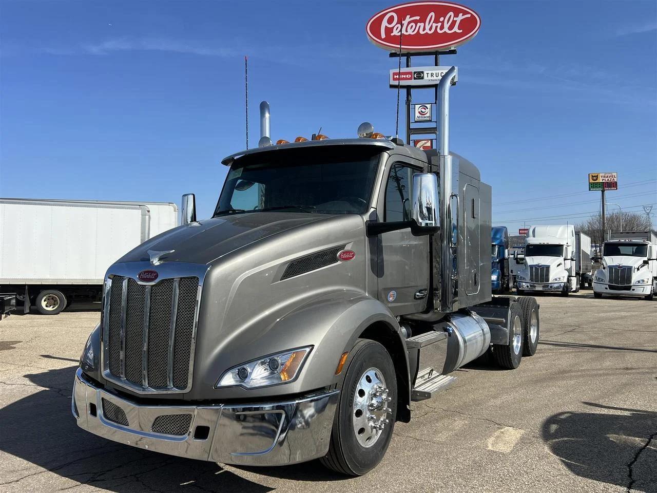 2027 Peterbilt 579 in South St. Paul, MN — photo 12