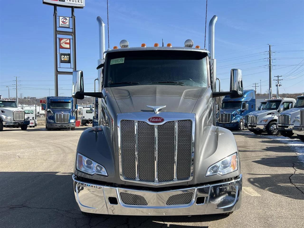 2027 Peterbilt 579 in South St. Paul, MN