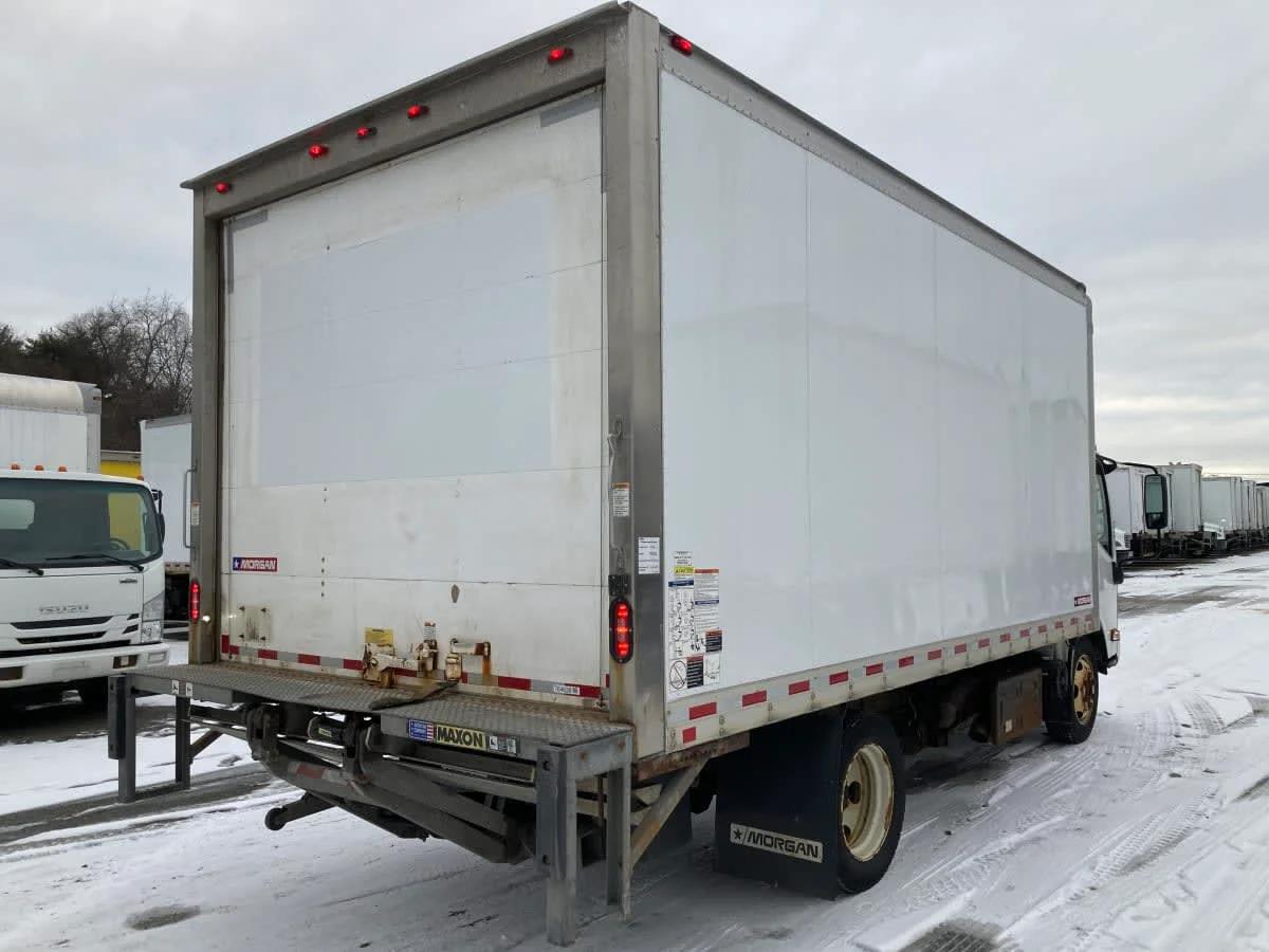 2018 Isuzu NRR in Springfield, MA — photo 4