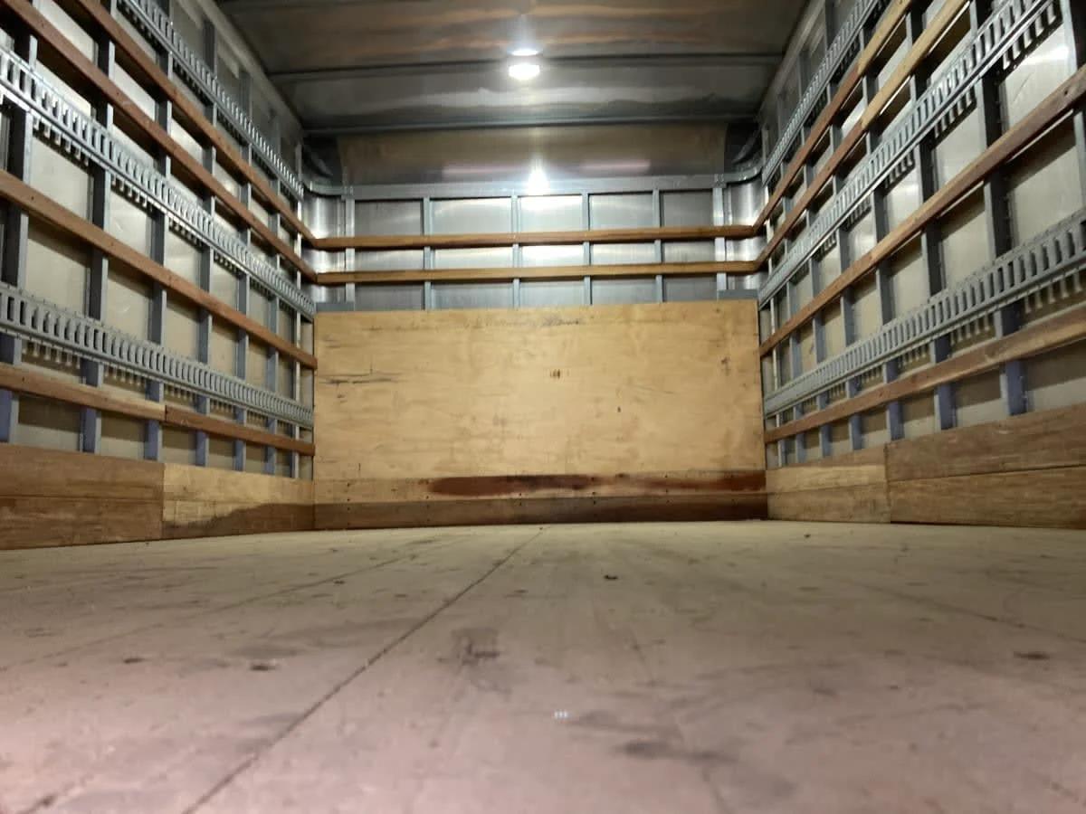 2018 Isuzu NRR in Springfield, MA — photo 7