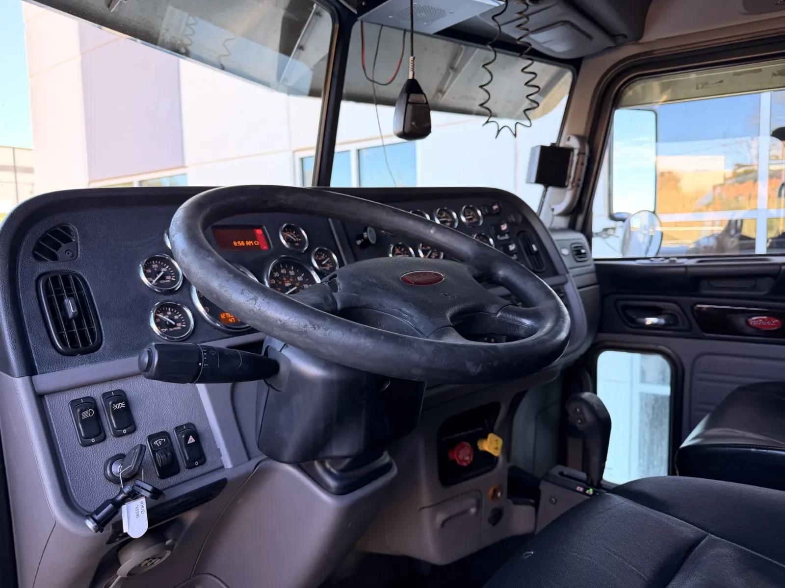 2021 Peterbilt 389 in Greer, SC — photo 16