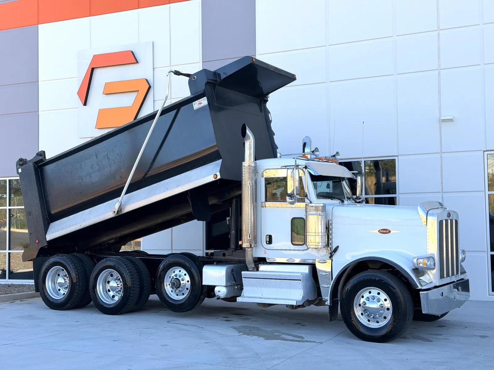 2021 Peterbilt 389