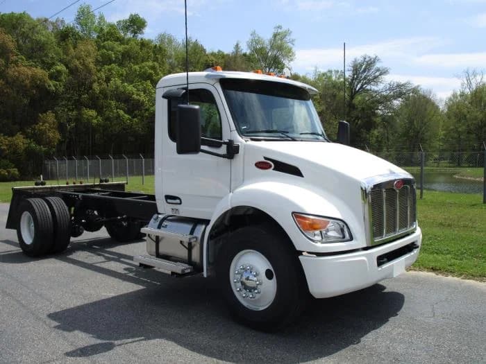2025 Peterbilt 537 in Mobile, AL — photo 4