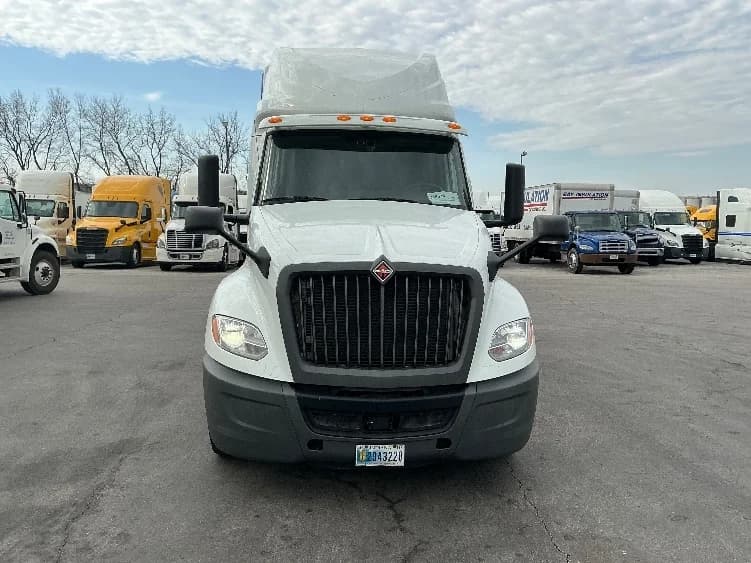 2020 International LT in La Porte, IN — photo 2