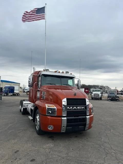 2026 Mack Anthem in London, OH — photo 3