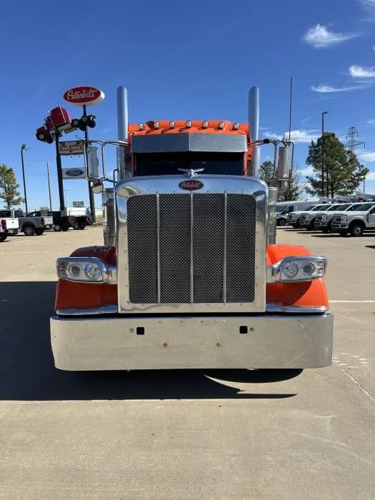 2024 Peterbilt 389 in Oklahoma City, OK — photo 4
