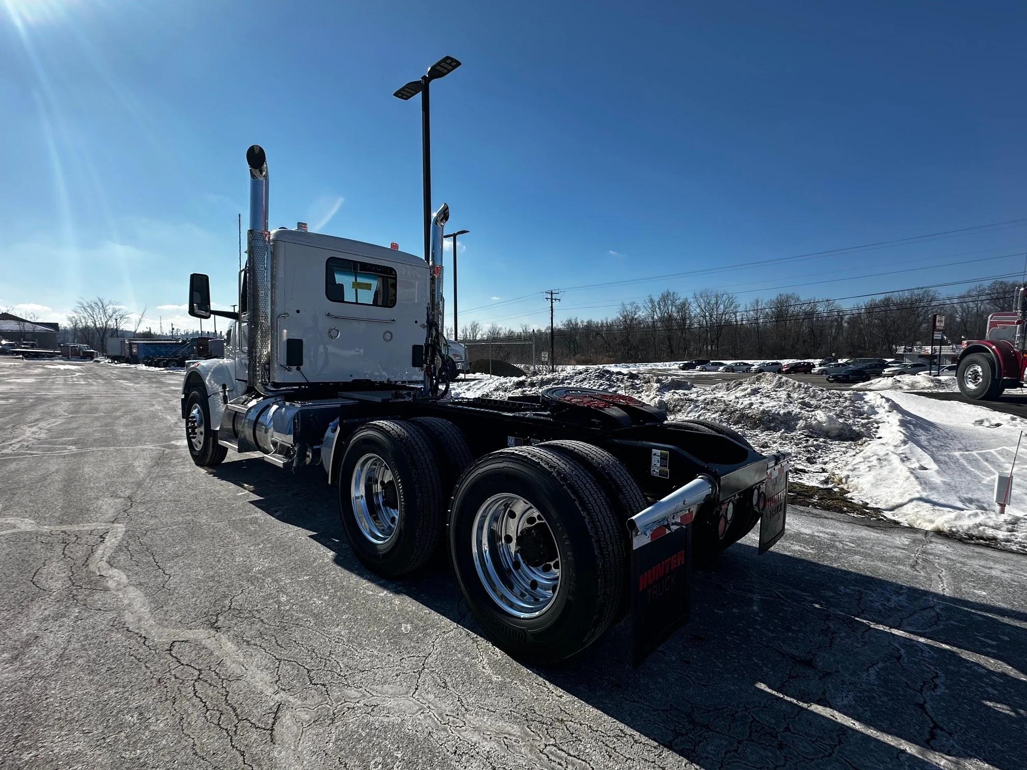2027 Peterbilt 567 in BUTLER, PA — photo 12