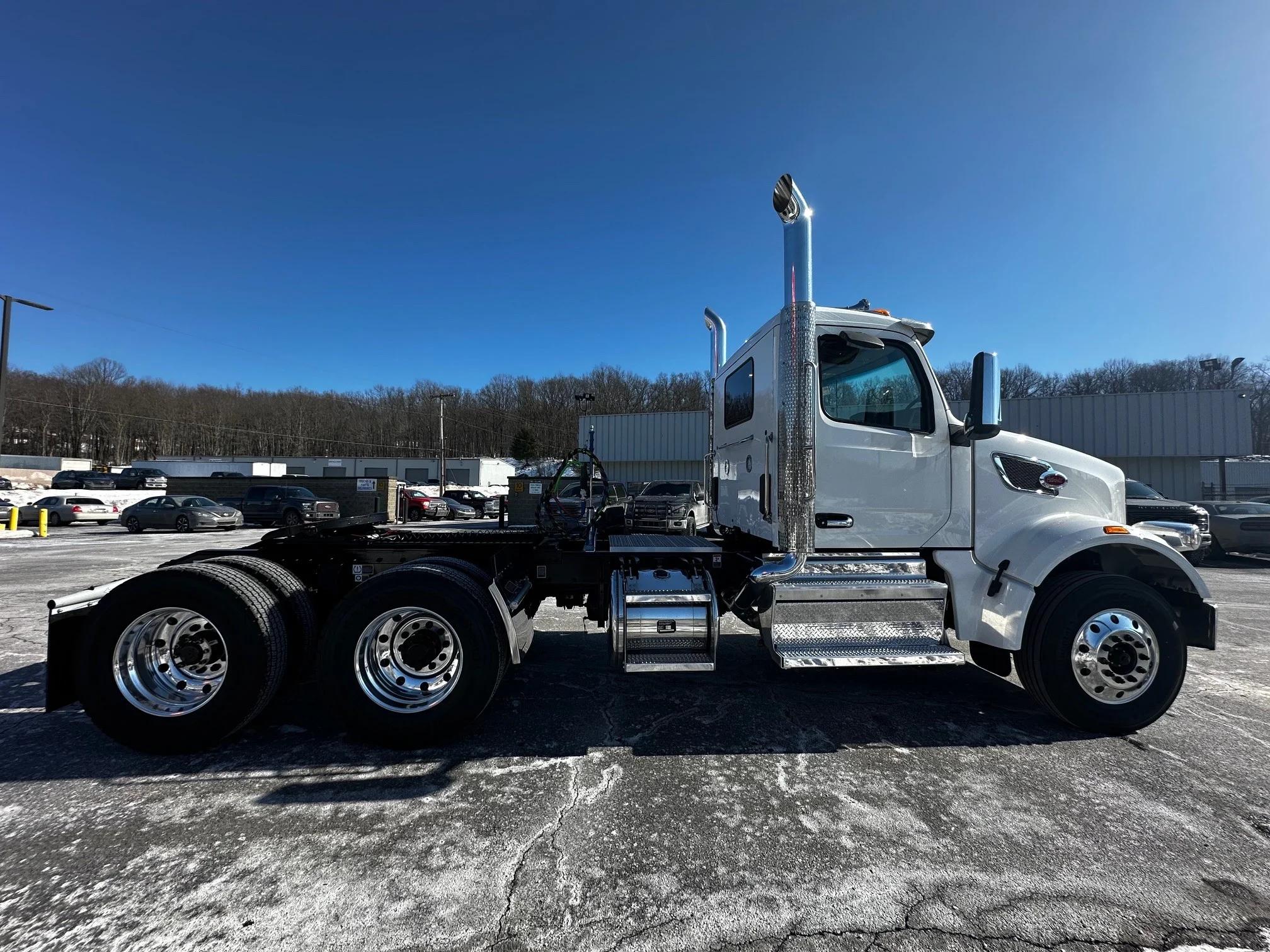 2027 Peterbilt 567 in BUTLER, PA — photo 9