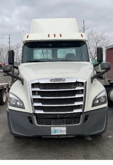 2019 Freightliner Cascadia in Linden, NJ — photo 2