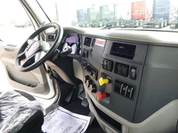 2020 Peterbilt 579 in Denver, CO — photo 14