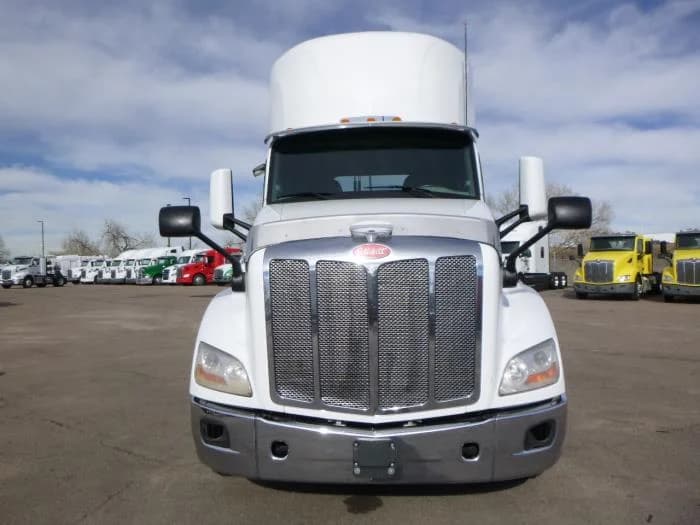 2020 Peterbilt 579 in Denver, CO — photo 9