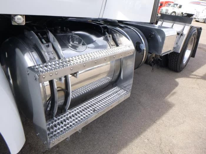 2020 Peterbilt 579 in Denver, CO — photo 19