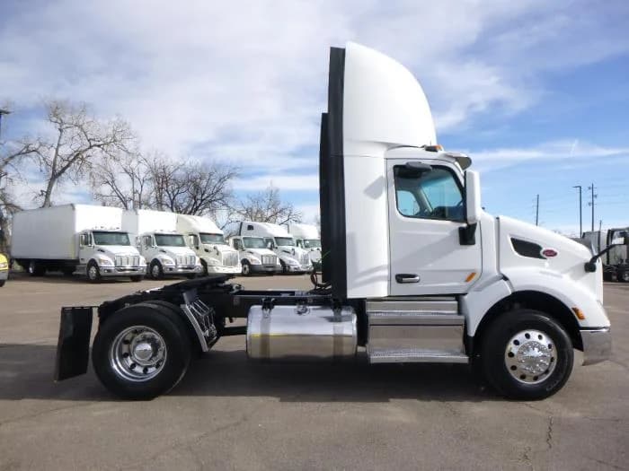 2020 Peterbilt 579 in Denver, CO — photo 7