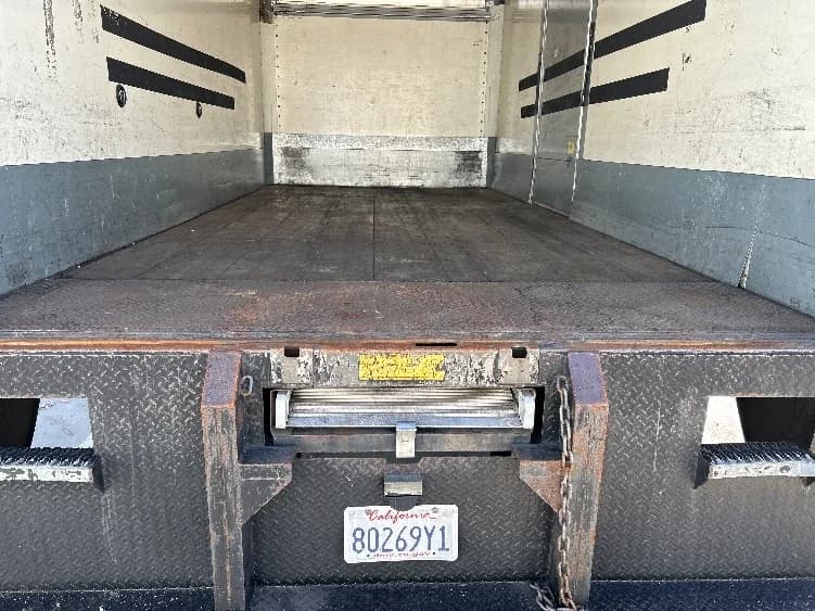 2016 Freightliner M2 106 in West Sacramento, CA — photo 9