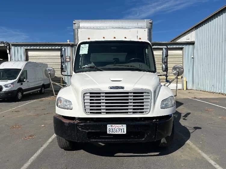 2016 Freightliner M2 106 in West Sacramento, CA — photo 2