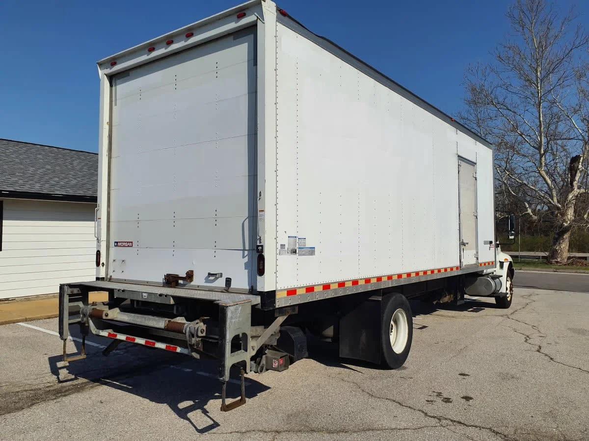 2019 International 4300 in O'fallon, MO — photo 4
