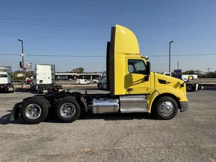 2021 Peterbilt 579 in St. Peters, MO — photo 10