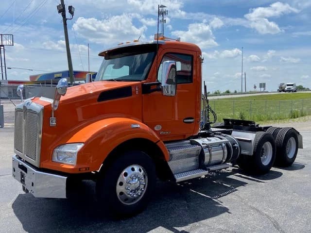 2019 Kenworth T880 in Broadview Hts, OH — photo 3