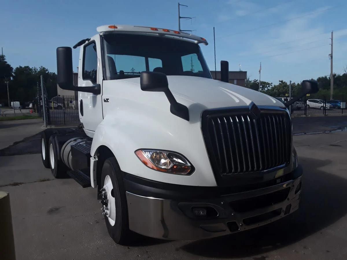 2019 International LT in Kansas City, MO — photo 3