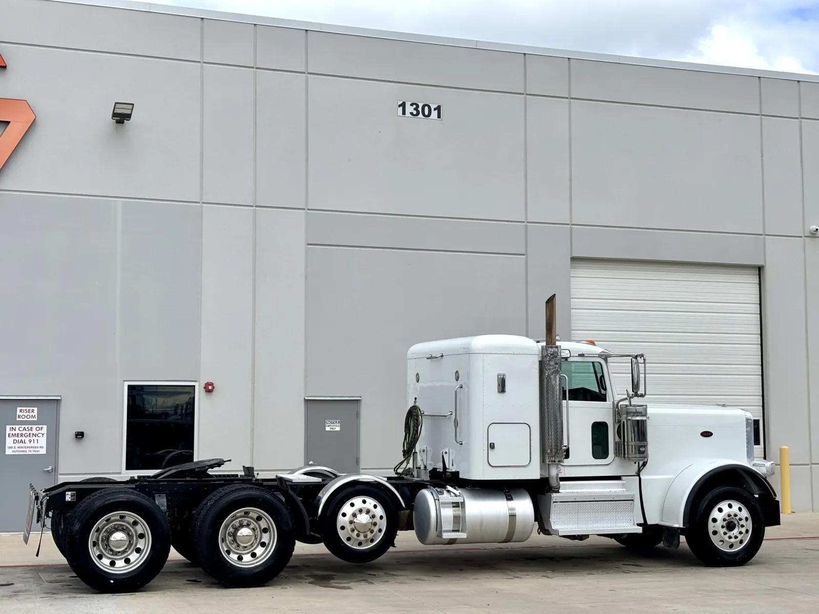 2020 Peterbilt 389 in Hutchins, TX — photo 5