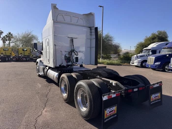 2022 Peterbilt 579 in Phoenix, AZ — photo 4
