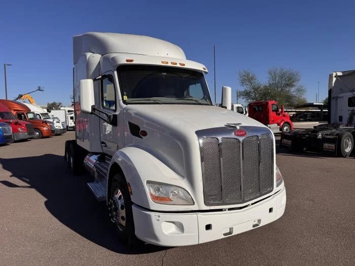 2022 Peterbilt 579 in Phoenix, AZ — photo 8
