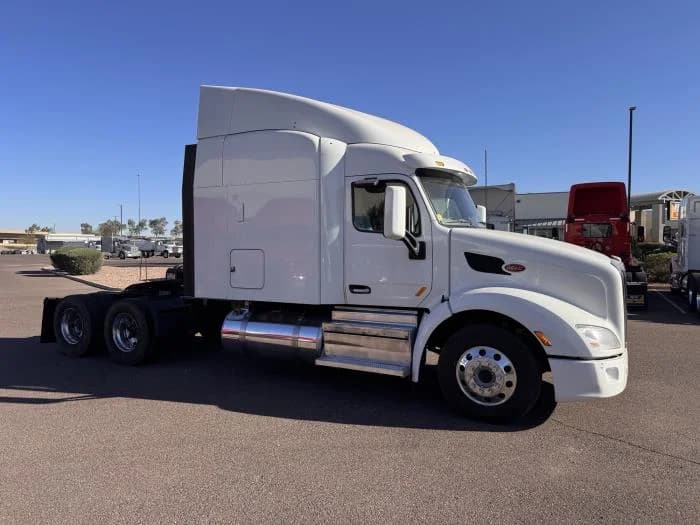 2022 Peterbilt 579 in Phoenix, AZ — photo 9