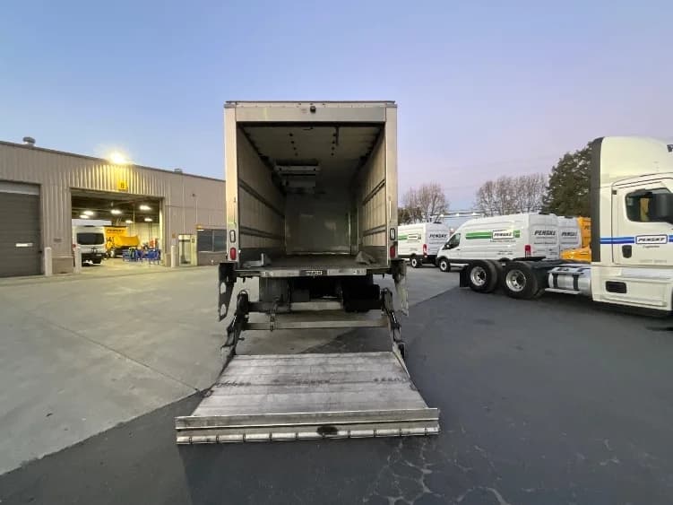 2018 Hino 338 in West Sacramento, CA — photo 9