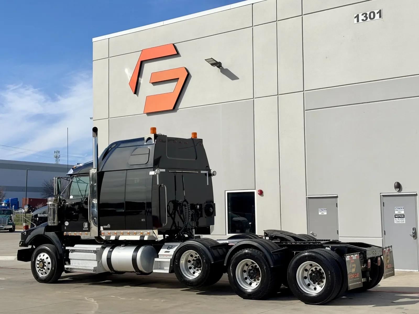 2021 Western Star 4900 in Hutchins, TX — photo 6
