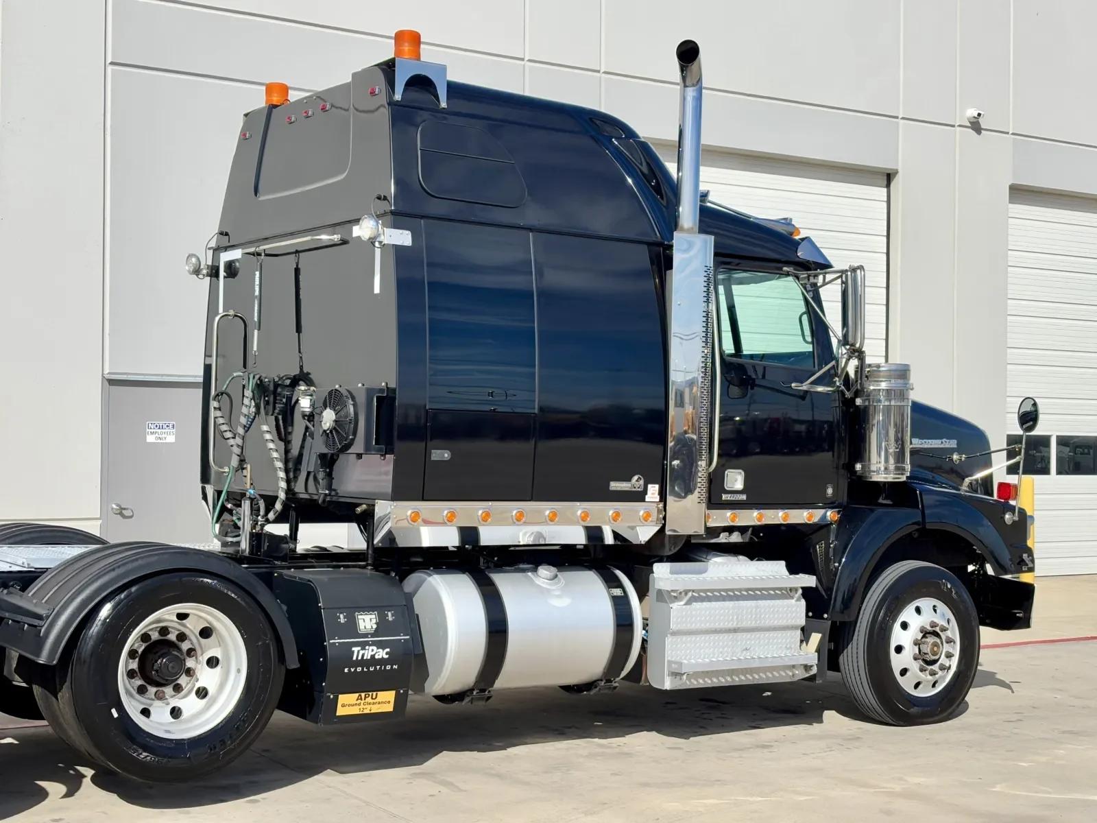 2021 Western Star 4900 in Hutchins, TX — photo 7