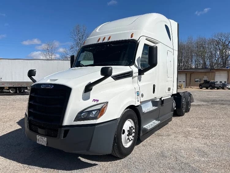 2023 Freightliner Cascadia in Poplar Bluff, MO — photo 3