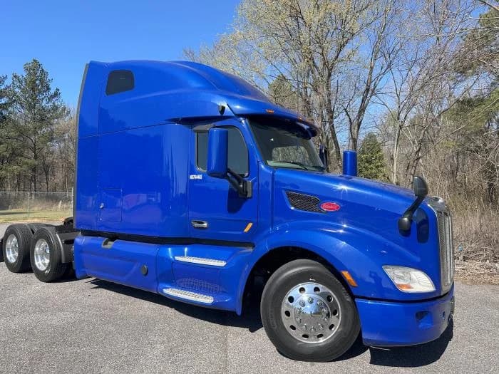 2022 Peterbilt 579 in Nashville, TN — photo 10