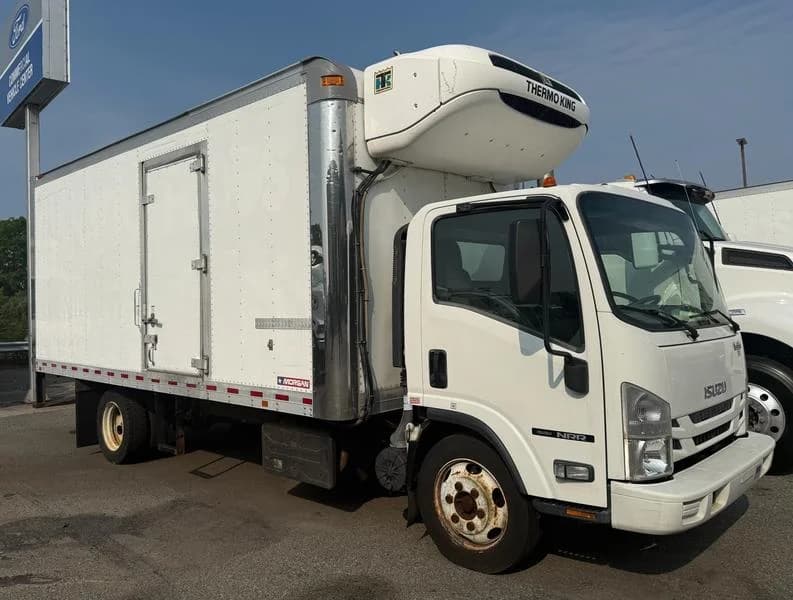2017 Isuzu NRR