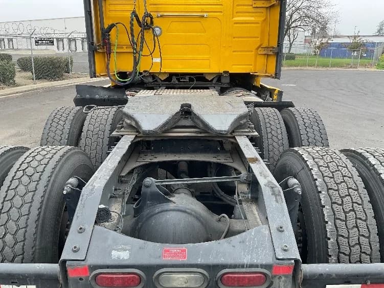 2022 Volvo VNL 760 in Stockton, CA — photo 6