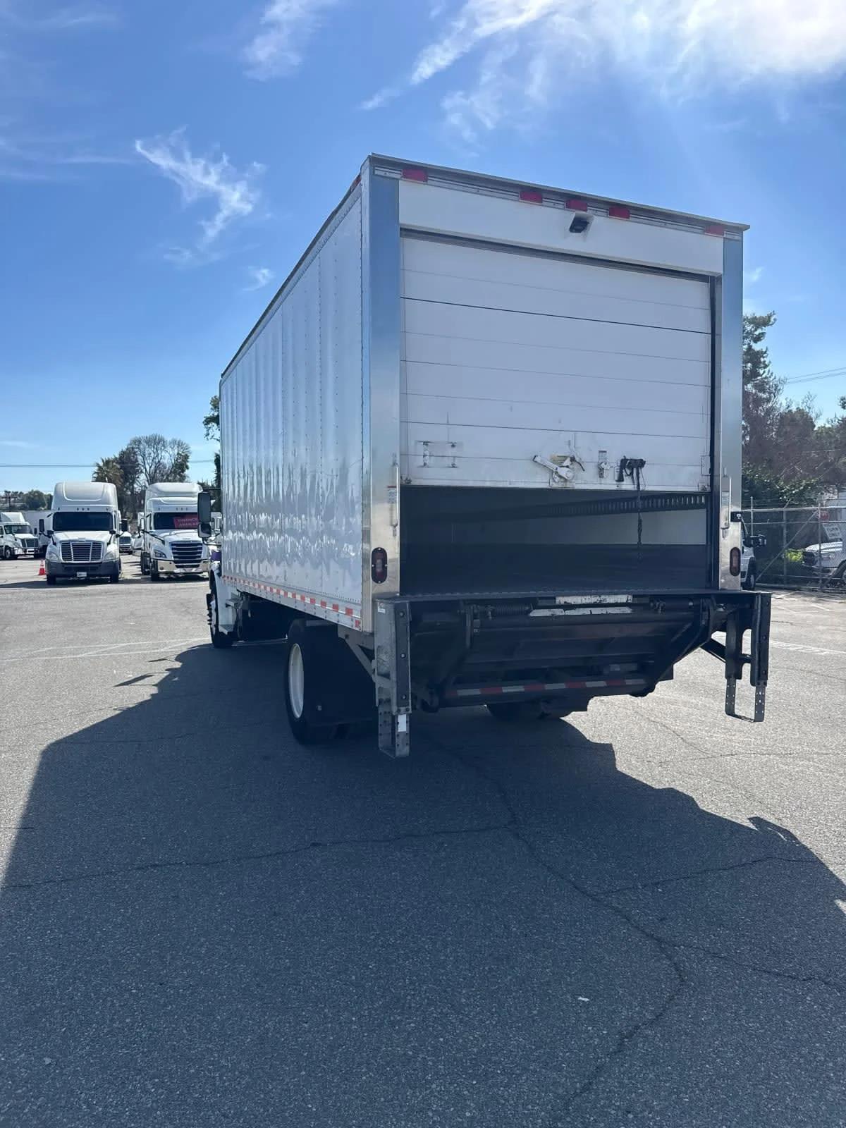2019 Freightliner M2 106 in Fontana, CA — photo 6