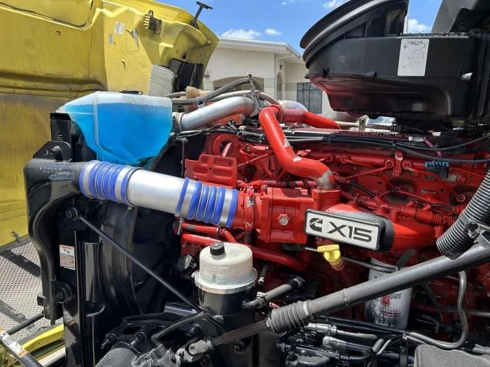 2021 Peterbilt 579 in Houston, TX — photo 18