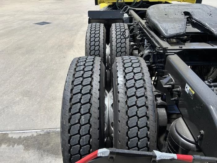 2021 Peterbilt 579 in Houston, TX — photo 13