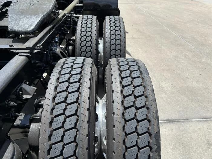 2021 Peterbilt 579 in Houston, TX — photo 12