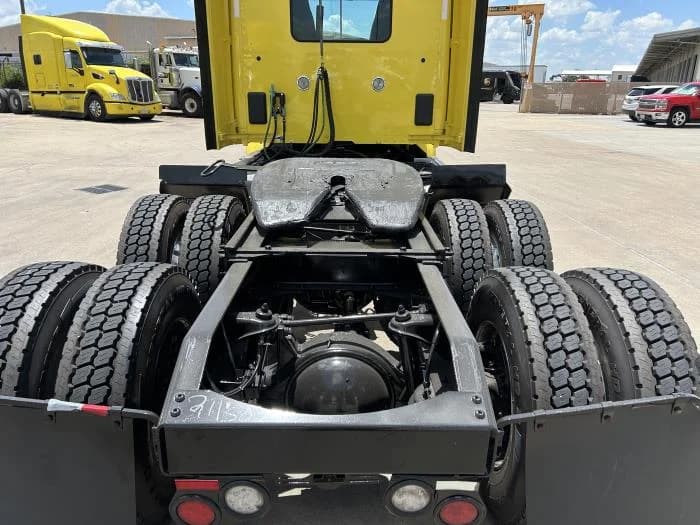 2021 Peterbilt 579 in Houston, TX — photo 14