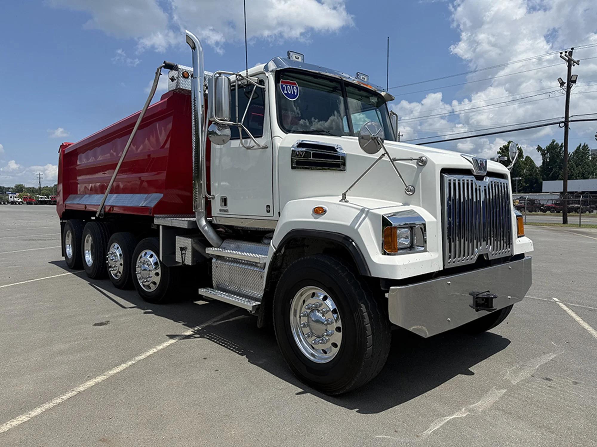 2019 Western Star 4700 in Chester, VA — photo 2