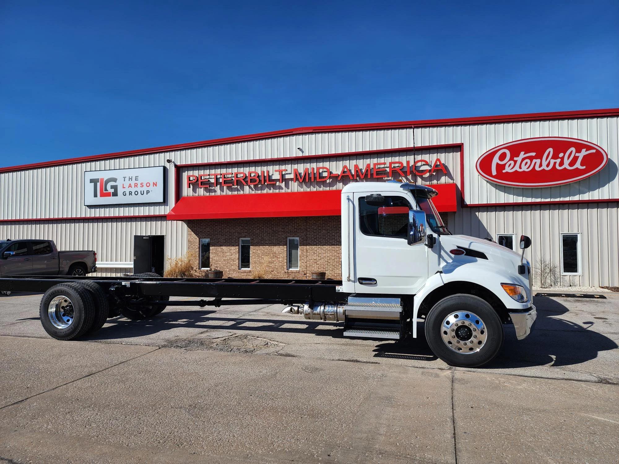 2025 Peterbilt 536 in O'Fallon, MO — photo 2