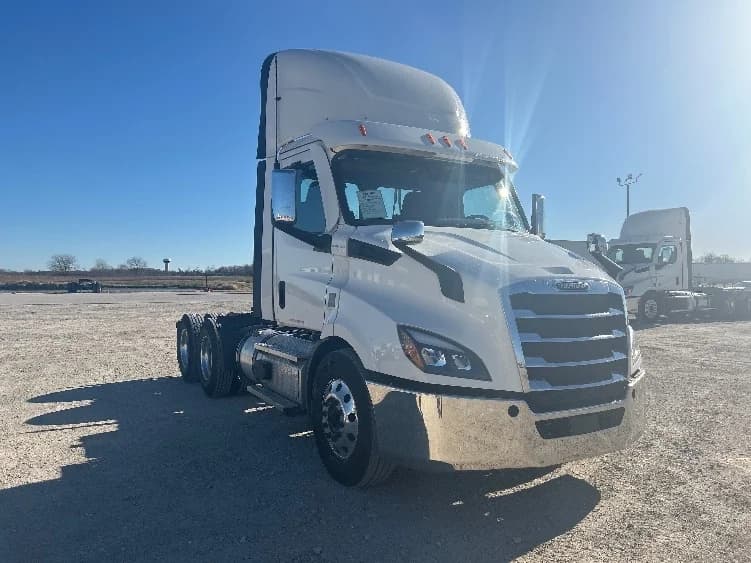 2021 Freightliner Cascadia in Sturtevant, WI