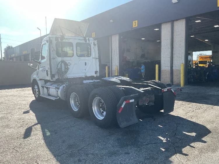 2020 Freightliner Cascadia in Ocala, FL — photo 5